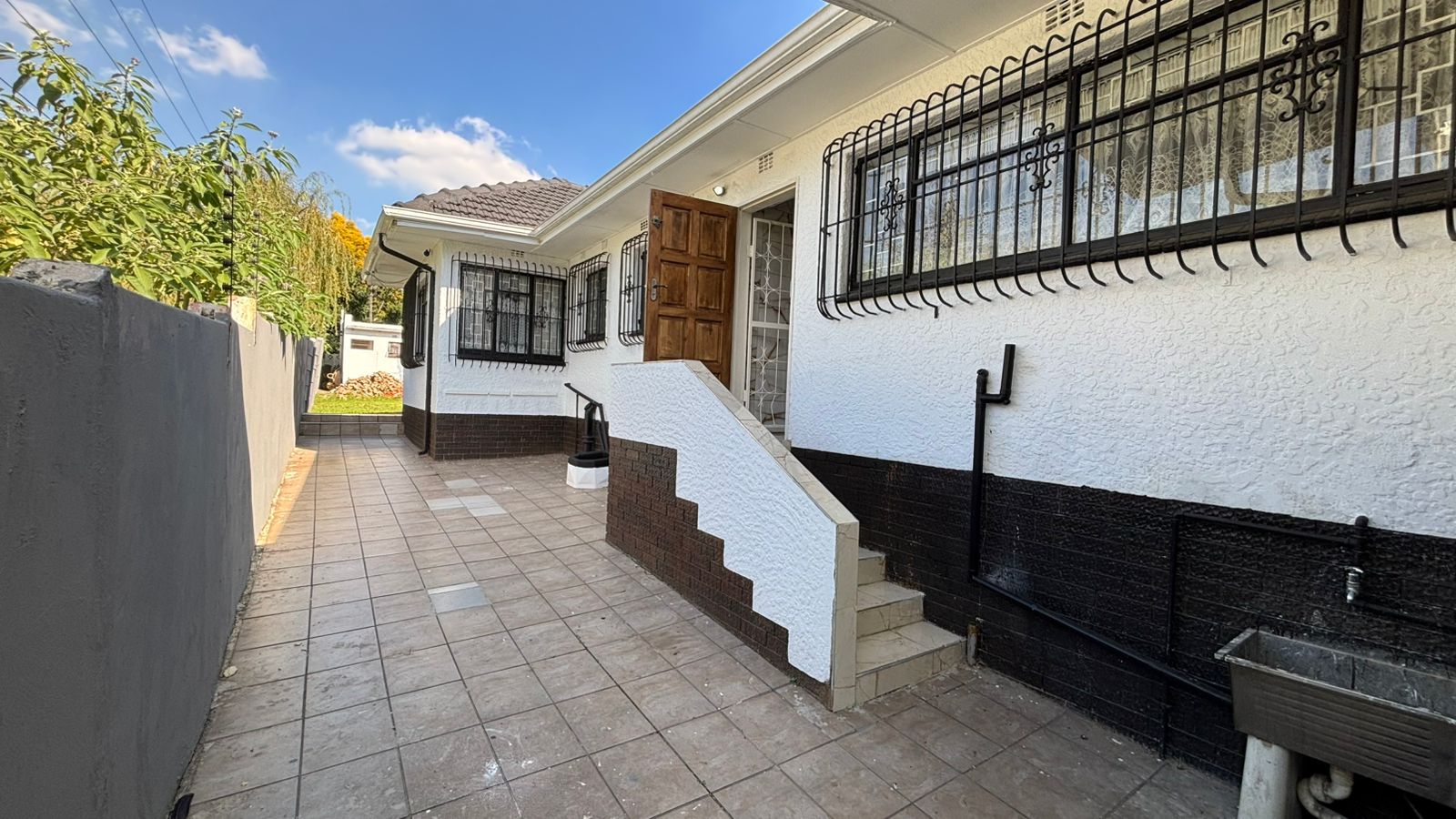 Bella Vista back entrance and walkway